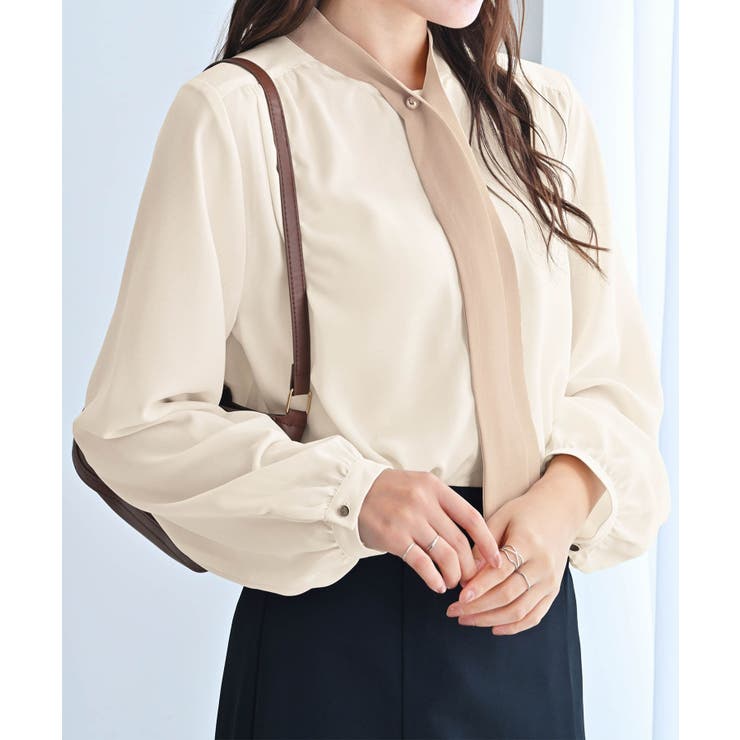オフホワイト | ３ＷＡＹピン付き配色ボウタイブラウス | alotta