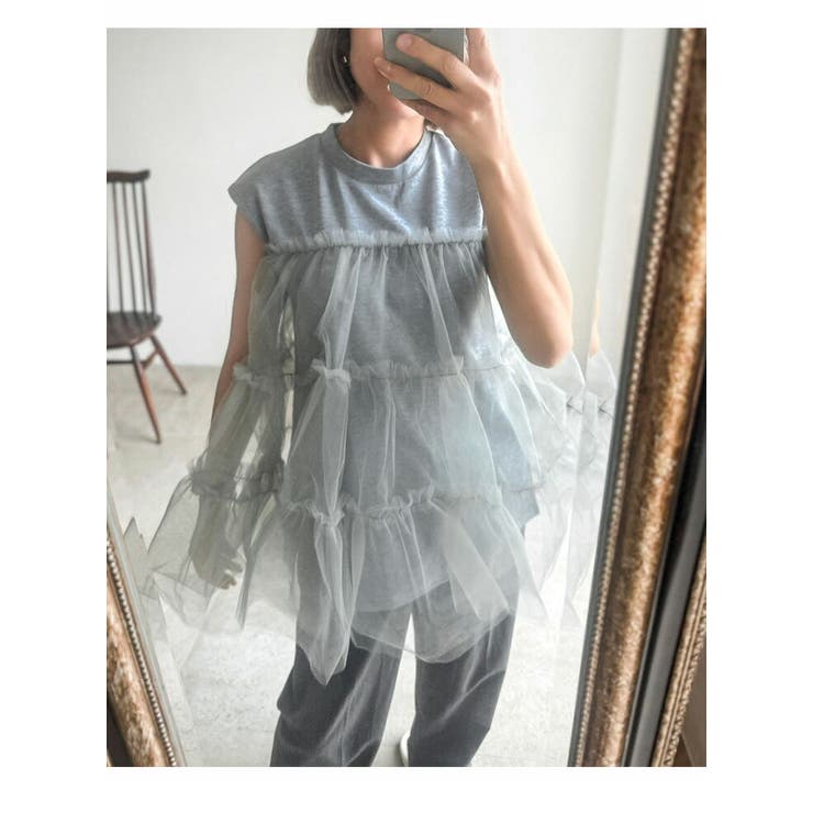 emmi atelier 24SS チュールトップス ライトグレー ノースリーブ emmi（エミ）の「【emmi atelier】チュールトップス（シャツ