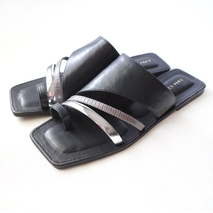 TOGA PULLA(トーガプラ) / FUR METAL/ファーメタルサンダル/サンダル/37/ブラック//シャークソール |  中古品の販売・通販ならセカンドストリート