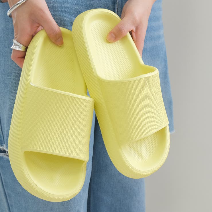 YELLO ベージュ サンダル Mサイズ YELLO ベージュ サンダル Mサイズ YELLO ベージュ サンダル Mサイズ