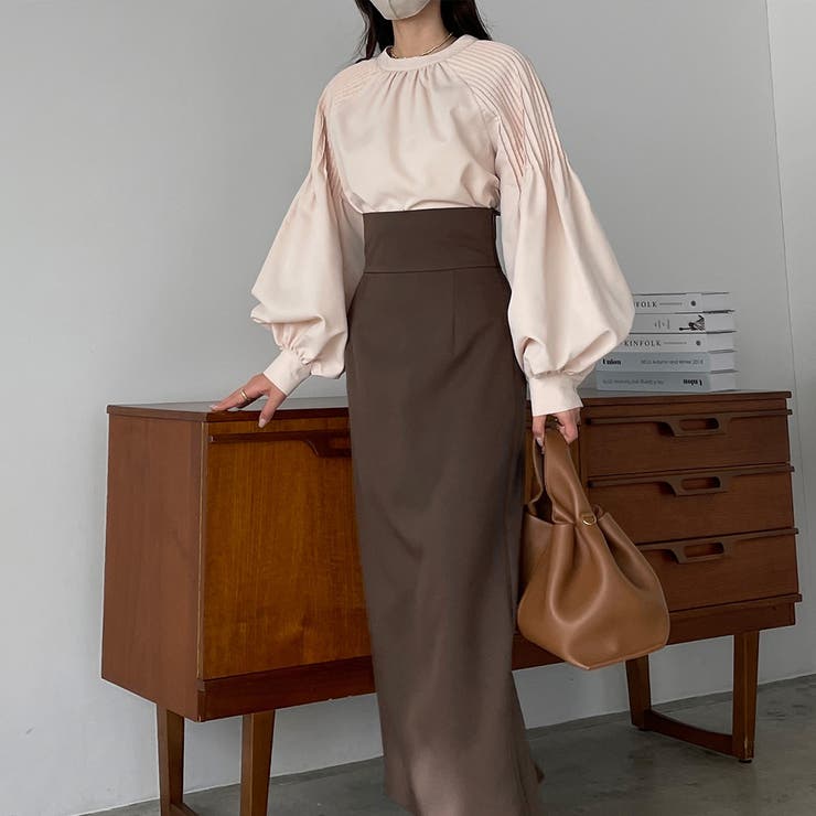 Louere ピンタックパフスリーブスタンドカラーブラウス[品番