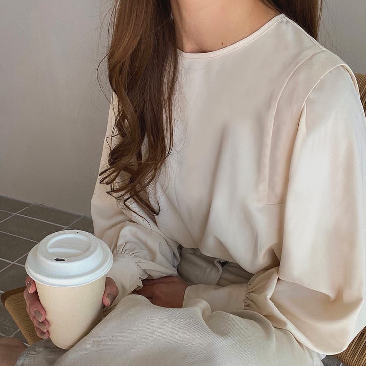 FILLOU ショルダーデザインバルーンスリーブブラウス[品番