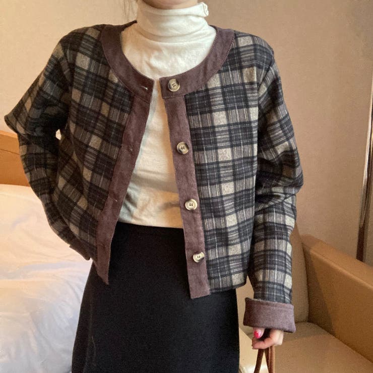 ダークグレー