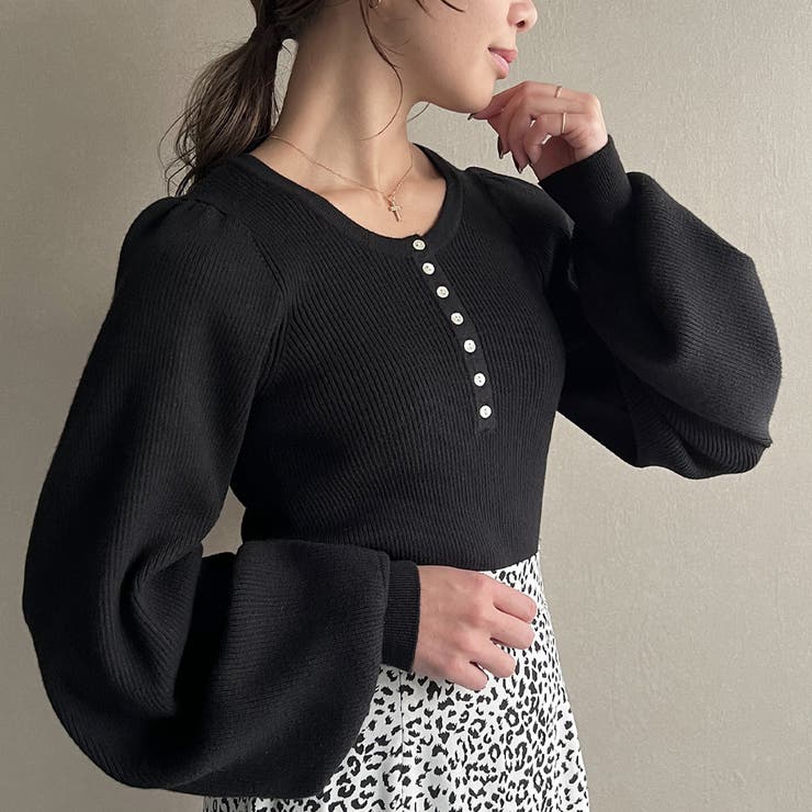knit Jemade ボタンデザインパフスリーブニット[品番：AMTW0004539