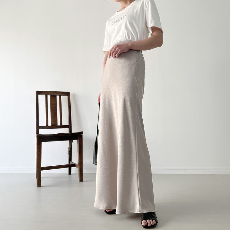 LAUNGE DRESS サテンマーメイドスカート　アイボリー サテンライクロングマーメイドスカート[品番：AMTW0005850