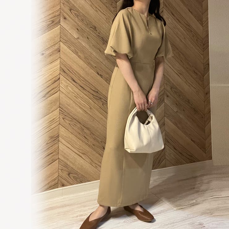 ボリュームスリーブキーネックワンピース[品番：AMTW0008941]｜JUNOAH