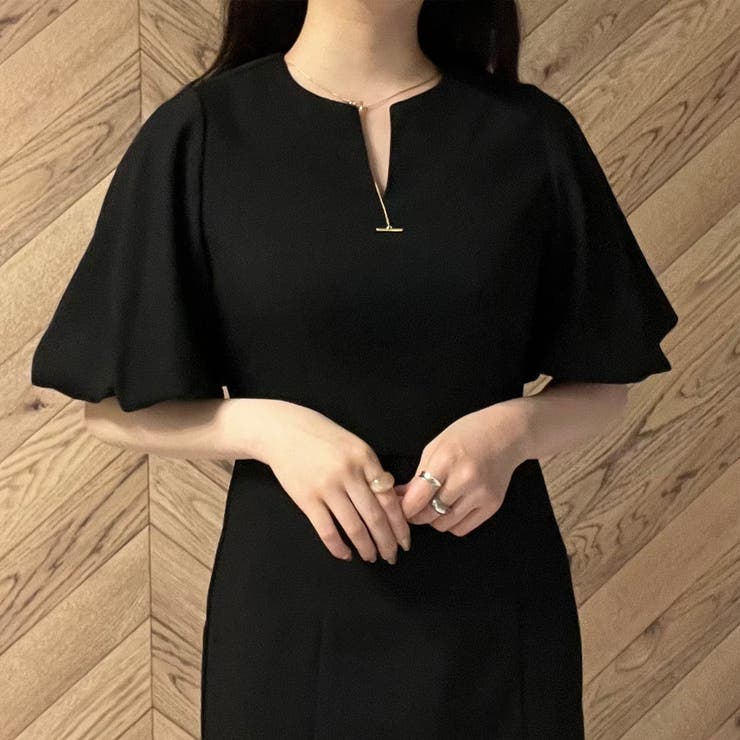 ボリュームスリーブキーネックワンピース[品番：AMTW0008941]｜JUNOAH