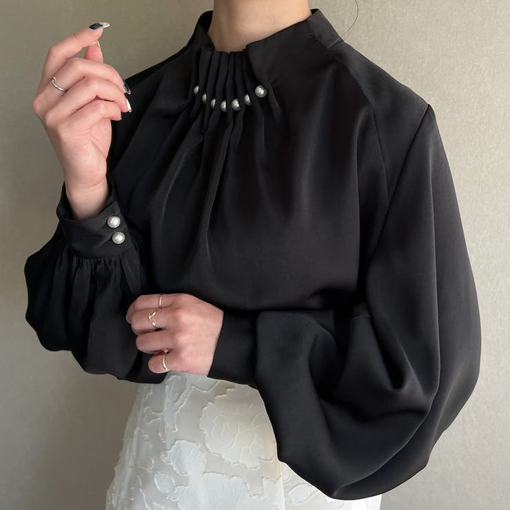 ブラック | パール釦ウエーブタックブラウス | JUNOAH