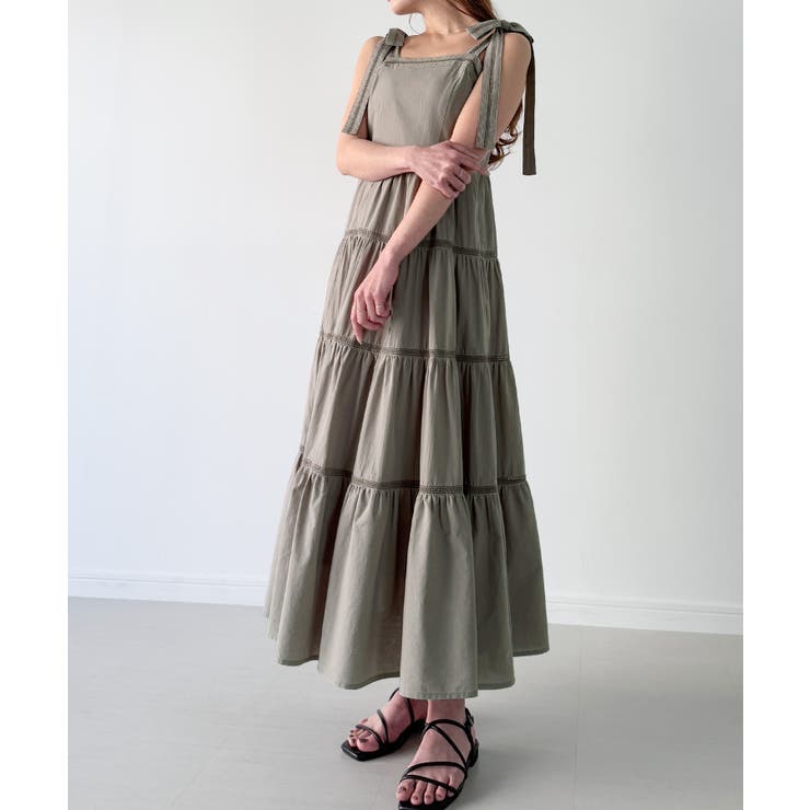 コットン★ティアード★マキシワンピース★ ALICE + OLIVIA Monnie Maxi Dress In Sweet Nothings | Alice + Olivia