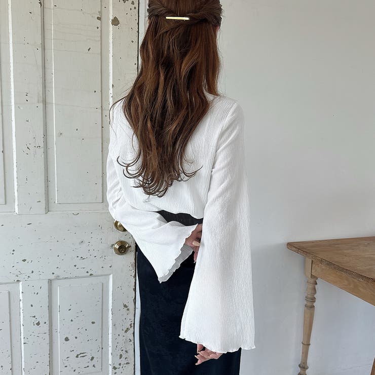 ELIN ホワイト フレアスリーブ トップス M ELIN ホワイト フレアスリーブ トップス M 【公式通販】