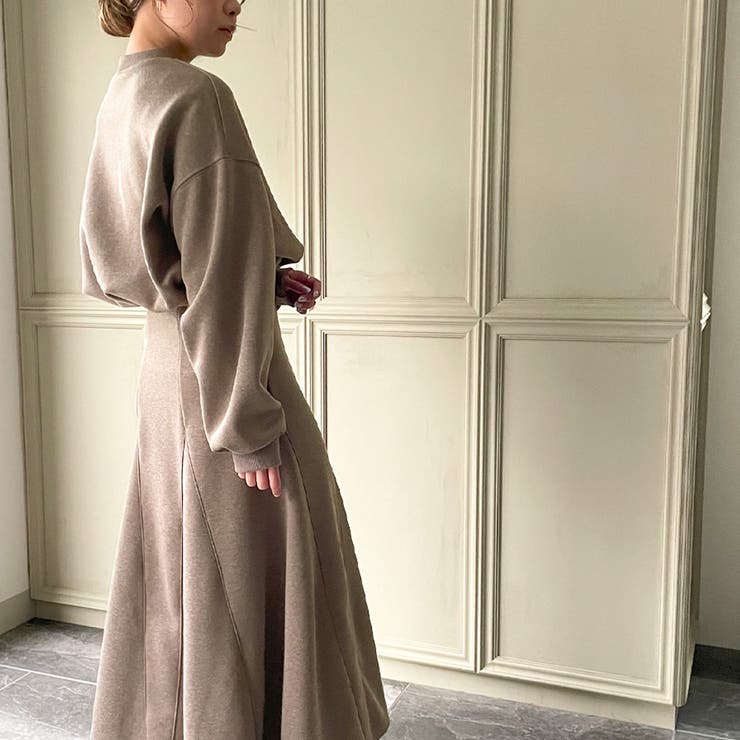 ショート丈トレーナー&マーメイドスカート スウェット