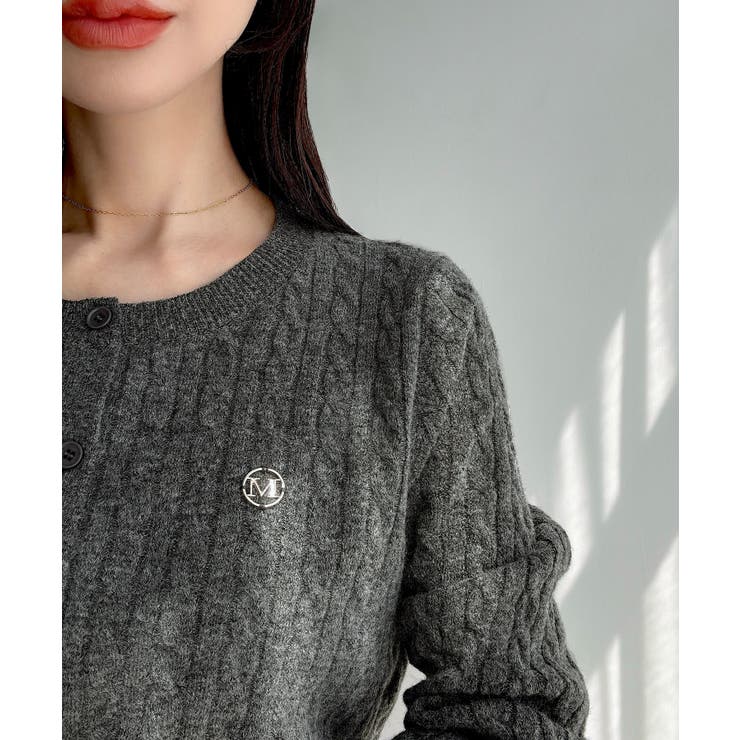 Meiru ロゴモチーフケーブルショートニットカーディガン | JUNOAH | 詳細画像10 