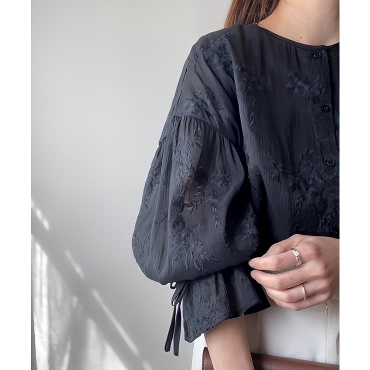 花柄シアートップス[品番：AMTW0012244]｜JUNOAH（ジュノア ）の