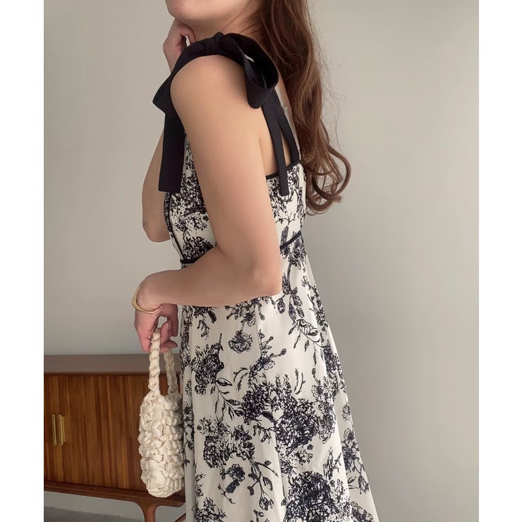 ショルダーリボンフラワープリントワンピース[品番：AMTW0012367