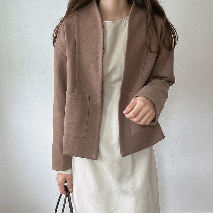 ノーカラーフロントフックショートコート[品番：AMTW0004821