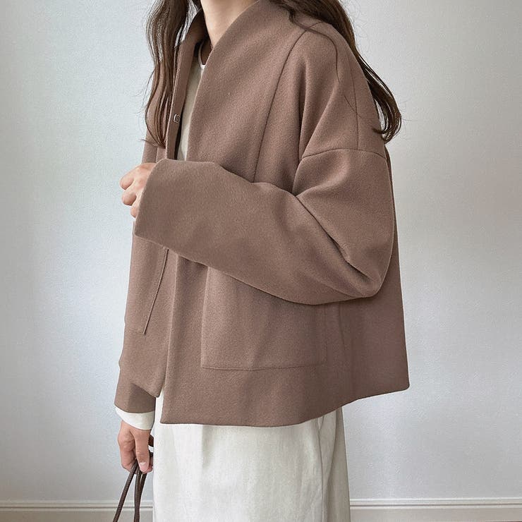 ノーカラーフロントフックショートコート[品番：AMTW0004821