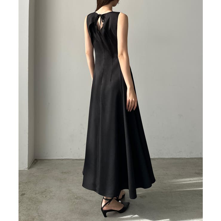 Louere バックオープンノースリーブフレアワンピース[品番