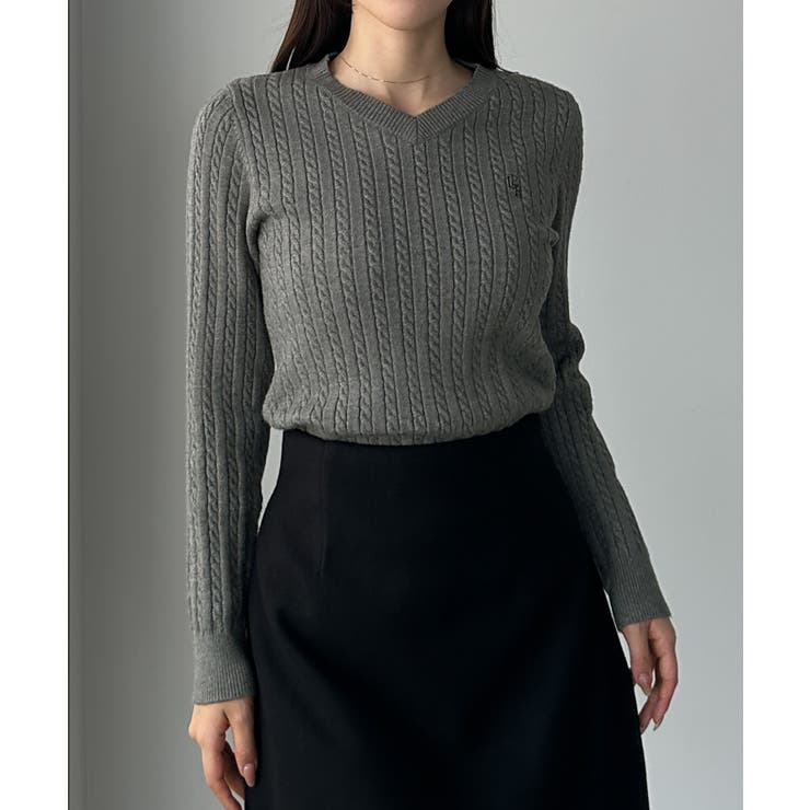 Louere Vネックロゴ刺繍ケーブルニットトップス | Louere | 詳細画像15 
