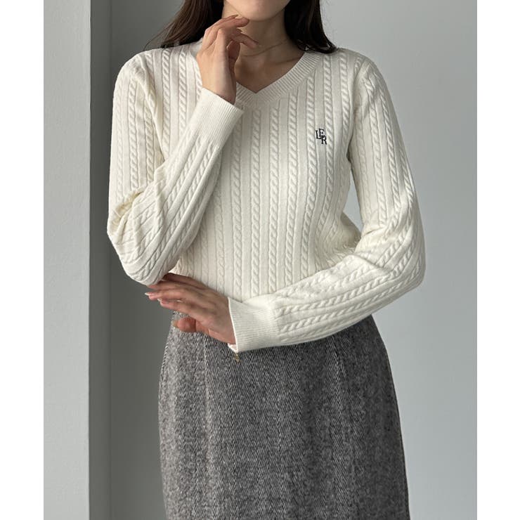 Louere Vネックロゴ刺繍ケーブルニットトップス | Louere | 詳細画像4 