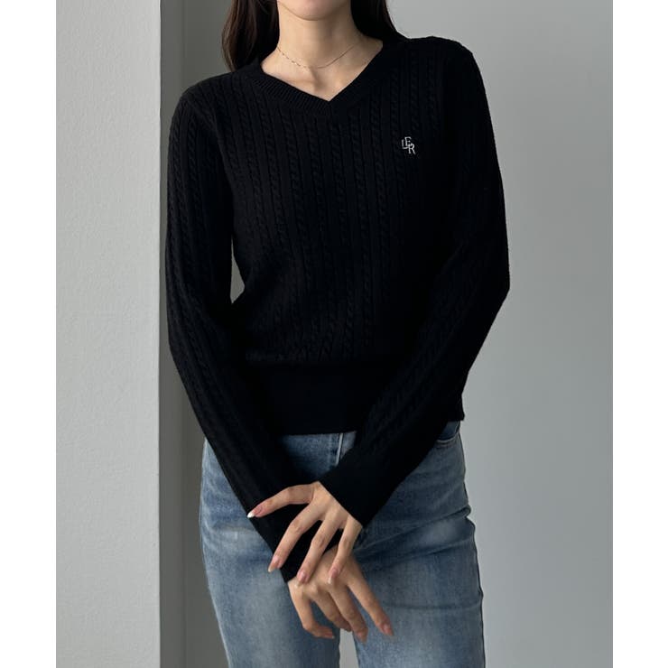 Louere Vネックロゴ刺繍ケーブルニットトップス | Louere | 詳細画像9 