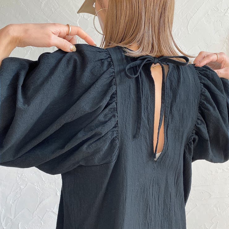 バックスリットボリュームスリーブフレアワンピース[品番