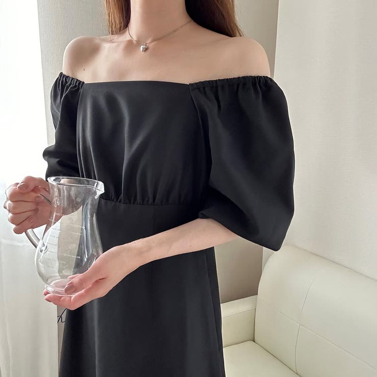 ボリュームスリーブオフショルフレアワンピース[品番：AMTW0010611