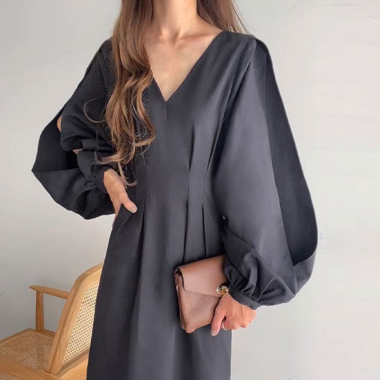 FILLOU ウエストタックディープVネックワンピース[品番：AMTW0009426