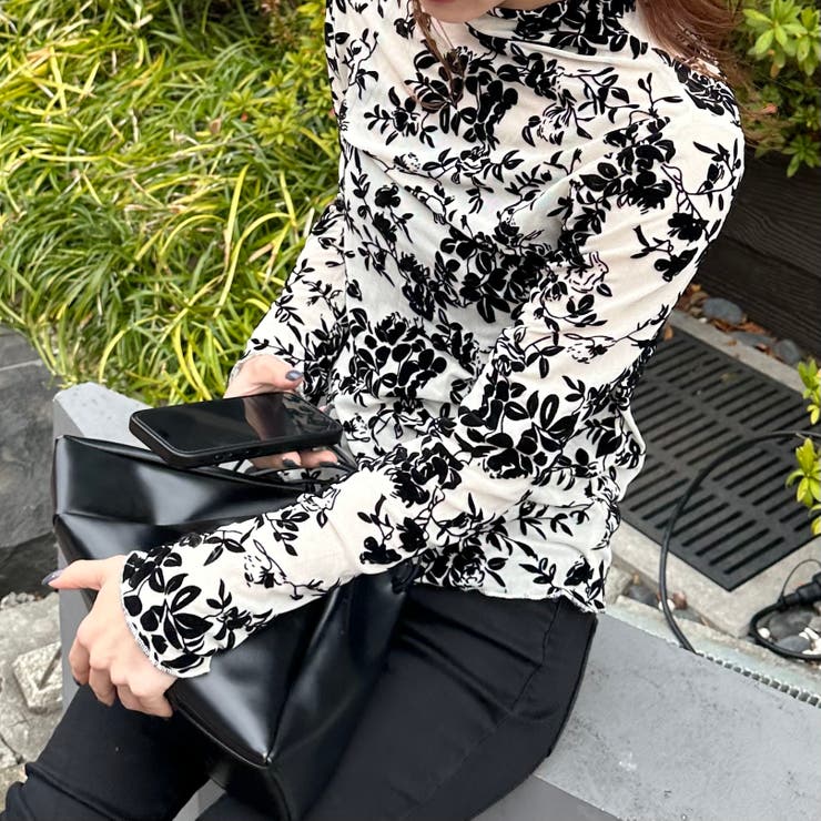 花柄シアートップス[品番：AMTW0010526]｜JUNOAH（ジュノア ）の