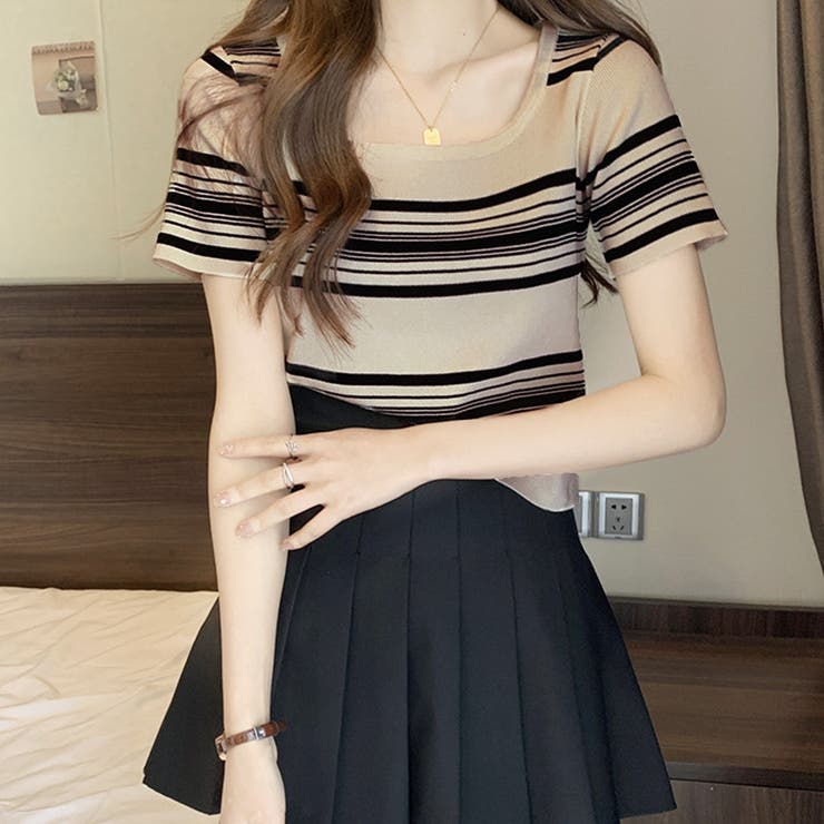 ベージュ | スクエアネック半袖ニット 韓国ファッション 10代 | Dewlily