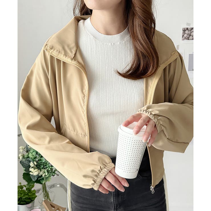 ベージュ | ショート丈ドロストブルゾン ライトアウター ジャケット | Dewlily