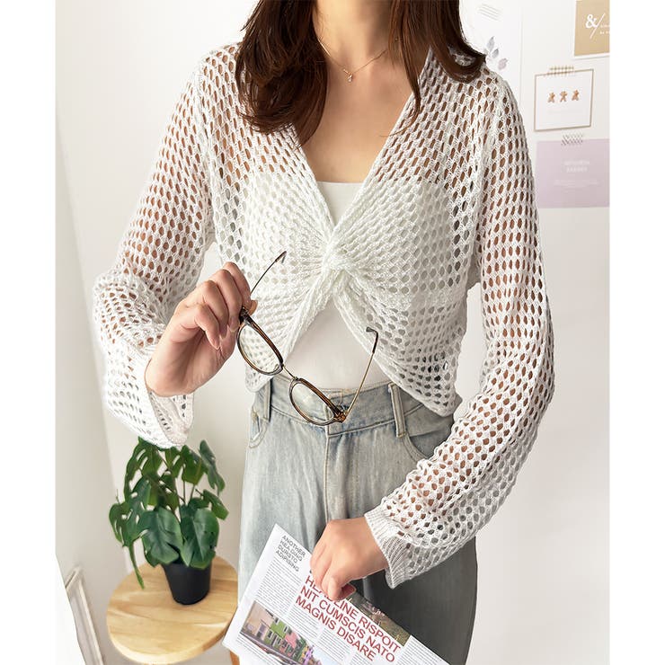 ホワイト | 透かし編みねじりショートトップス 韓国 ファッション | Dewlily