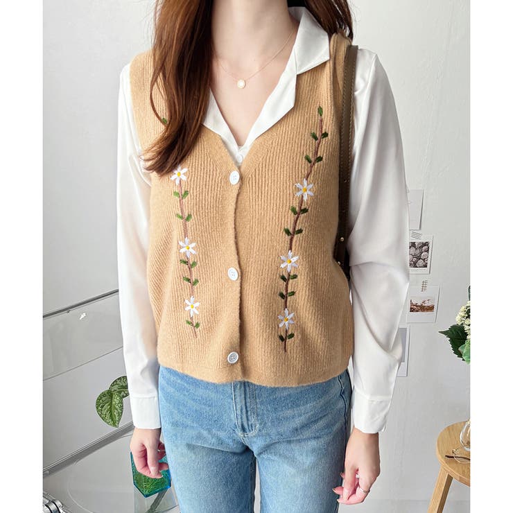 花柄刺繍ニットベスト レディース Vネック | Amulet | 詳細画像17 