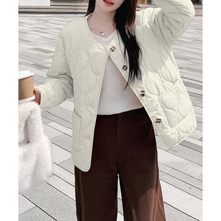 ホワイト | キルティングノーカラーボアアウター レディース 秋冬 | Amulet