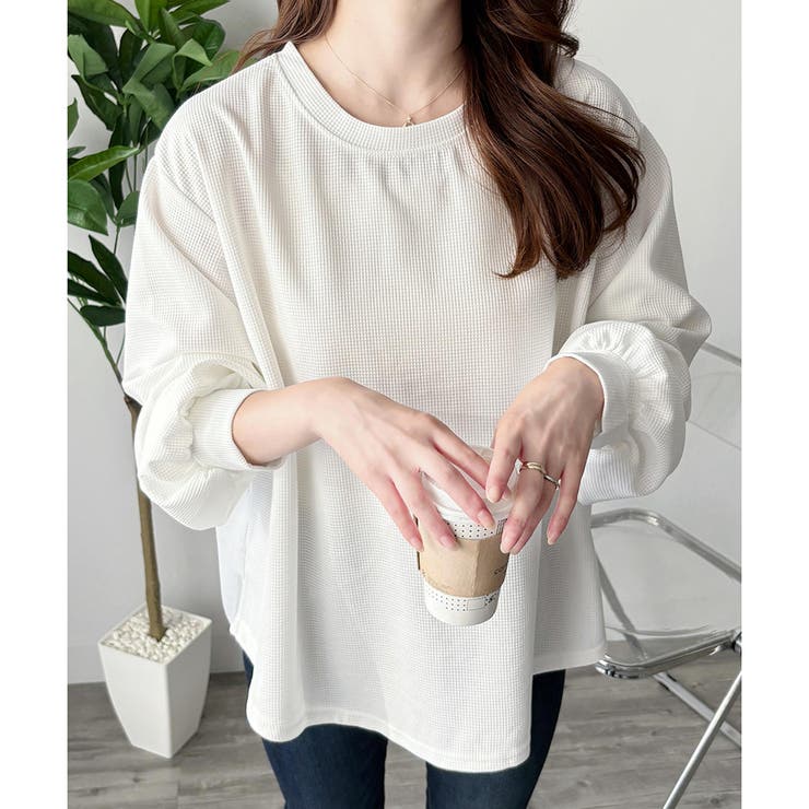 ホワイト | ラウンドネックボリュームスリーブトップス レディース 長袖 | Amulet