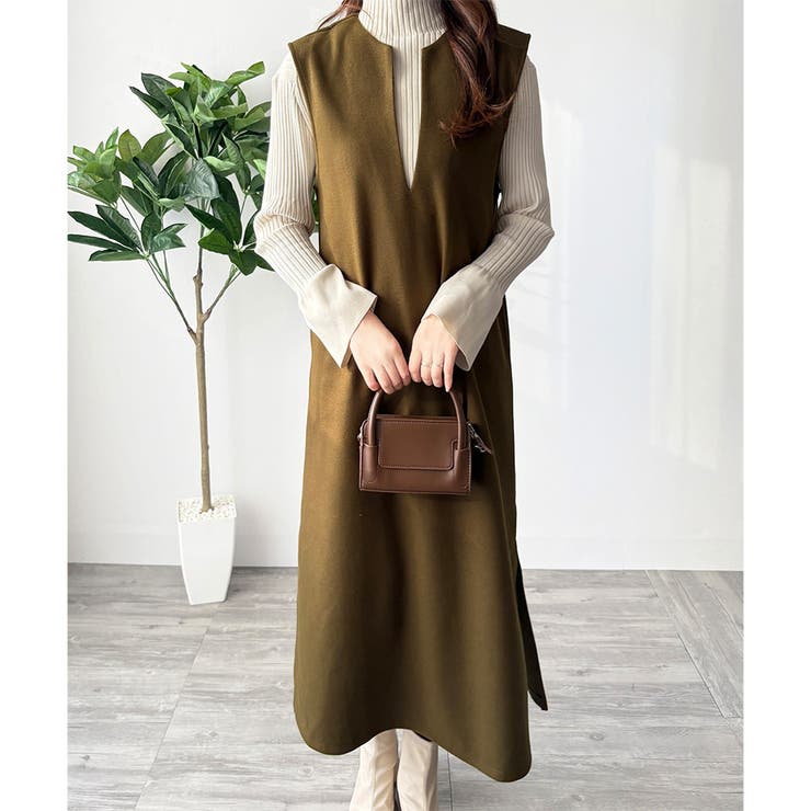 カーキ | ナチュラルキーネックジャンパースカート 体型カバー ロングワンピース | Amulet