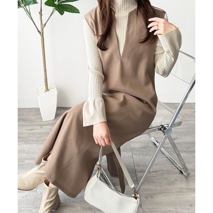 ベージュ | ナチュラルキーネックジャンパースカート 体型カバー ロングワンピース | Amulet