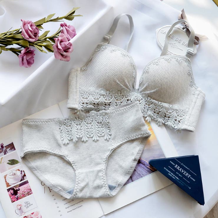 下着 ナチュラルオーバーフラワーデザインノンワイヤーブラ＆ショーツ