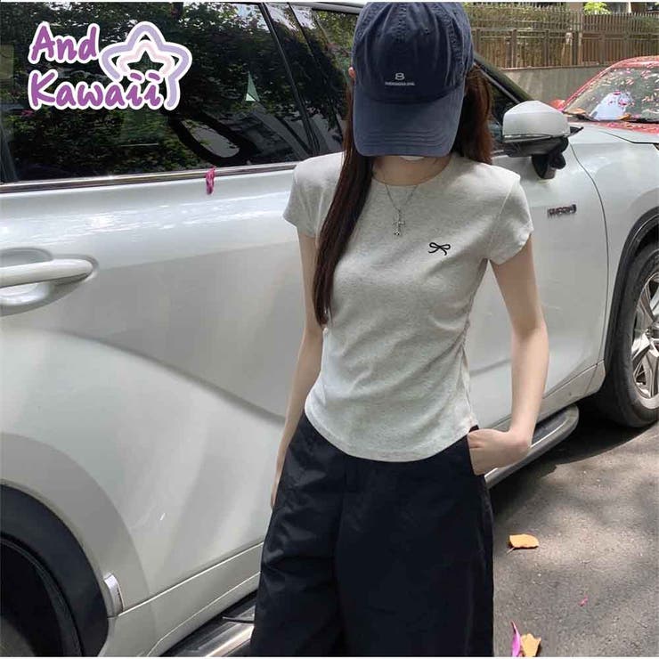 ミニリボン刺繍入り ベーシックフィットTシャツ コットンラウンドネック半袖 | And Kawaii | 詳細画像1 