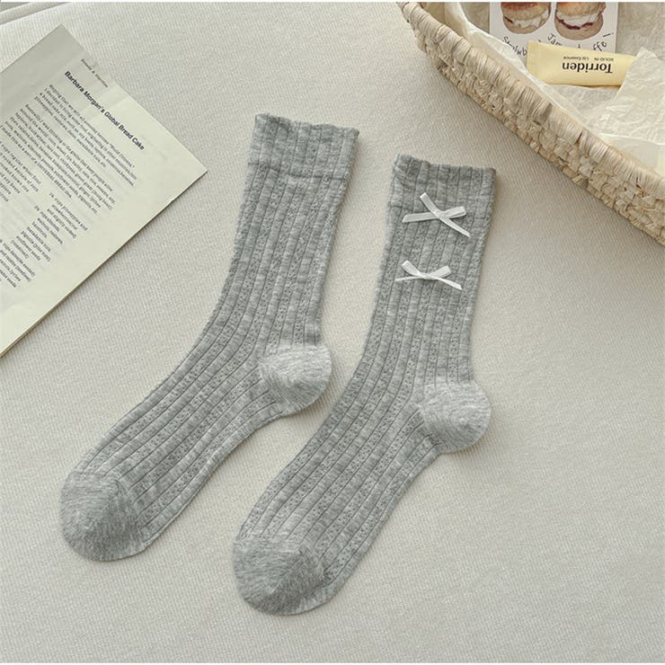 グレー | リブ編みソックス リボン付き ガーリー可愛いミドル丈靴下 | And Kawaii