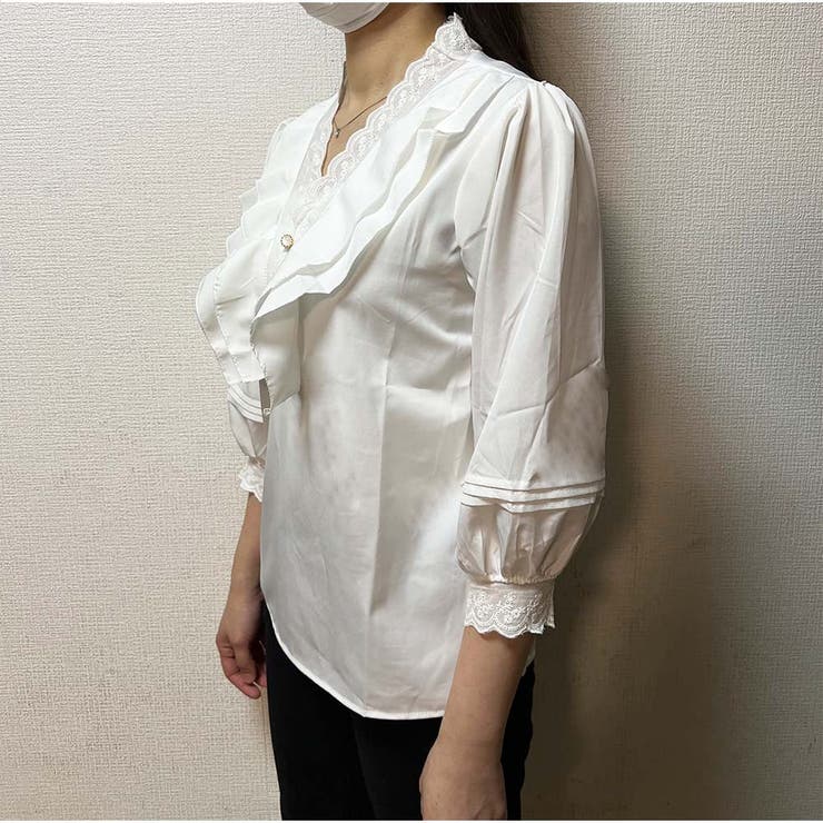 シャツ Vネック 刺繍デザインシャツ 春新作 半袖トップス ブラウス  | And Kawaii | 詳細画像4 