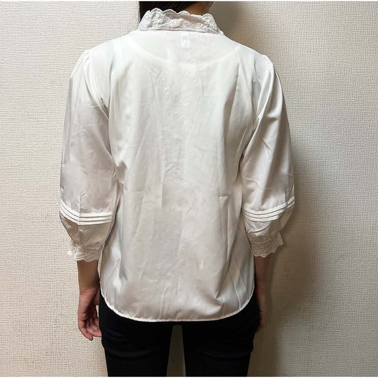 シャツ Vネック 刺繍デザインシャツ 春新作 半袖トップス ブラウス  | And Kawaii | 詳細画像5 