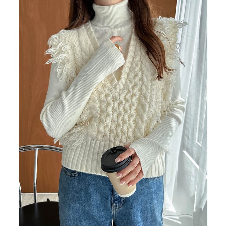 オフホワイト | Vネック フリンジ ニット | andme