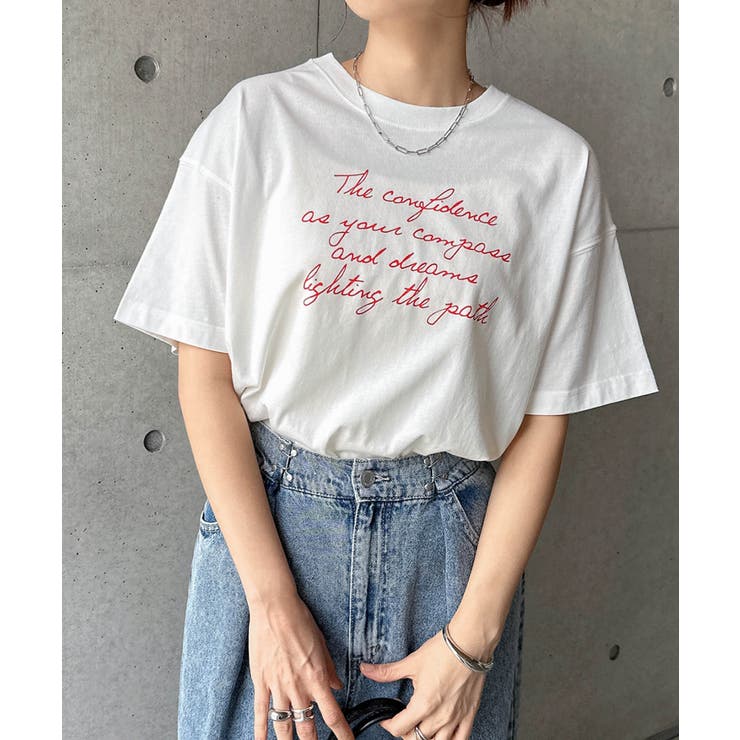 オフホワイト×レッド | 手書き ロゴ プリント | andme