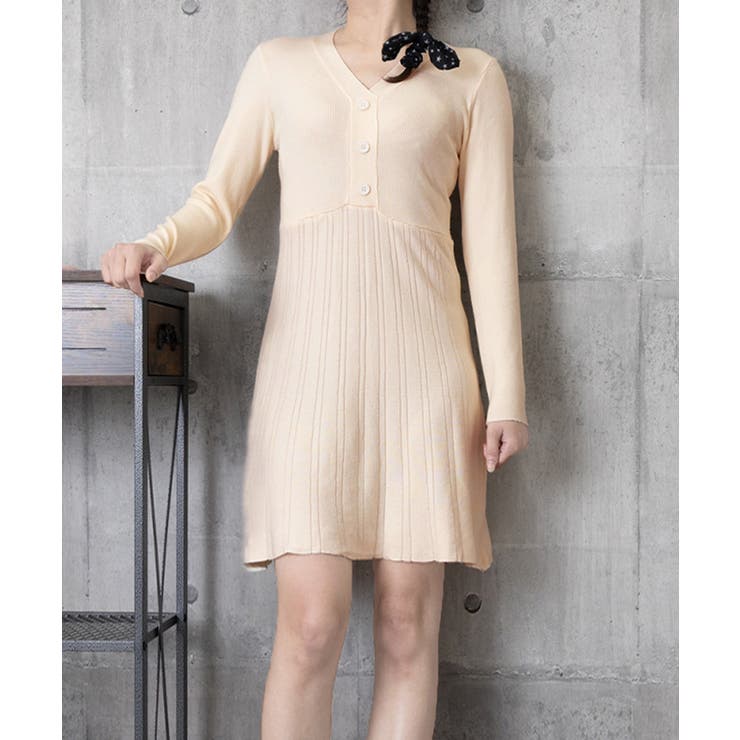 Vネックニットワンピース 飾りボタン付き | SUNSHINE CLOSET | 詳細画像10 