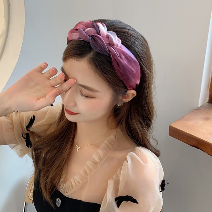 三つ編みカチューシャ 韓国風 ヘアバンド[品番：AGCW0003527