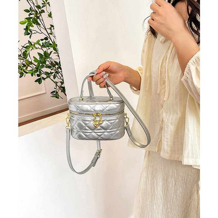 CHANEL ベージュ キルティング ハンドバッグ Chanel ベージュ キルティング ショルダーバッグ - メルカリ