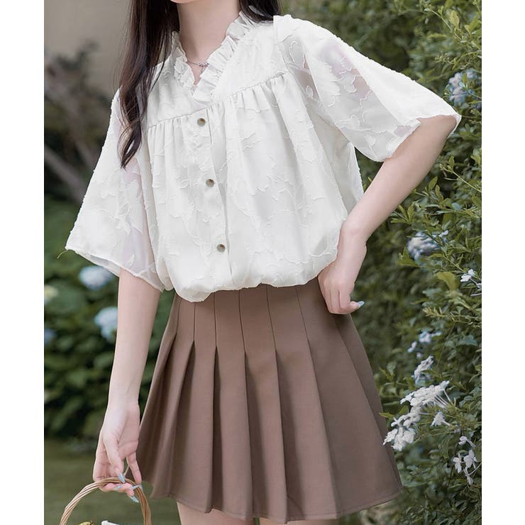 Vネックフリルブラウス 花柄刺しゅう夏服【ゆうパケット】 日本倉庫即納】 Vネックフリルブラウス 花柄刺しゅう夏服 | 卸売