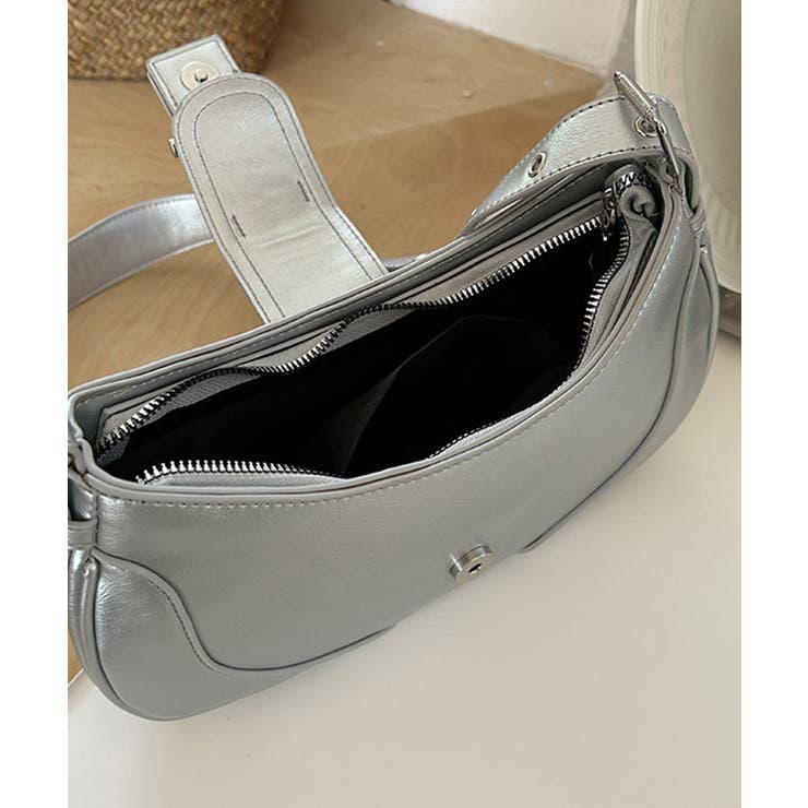 【BEANPOLE】シャイニー光沢のある半月スモールバック ホーボーバッグ 韓国 ハーフムーンバッグ[品番：AGCW0004905
