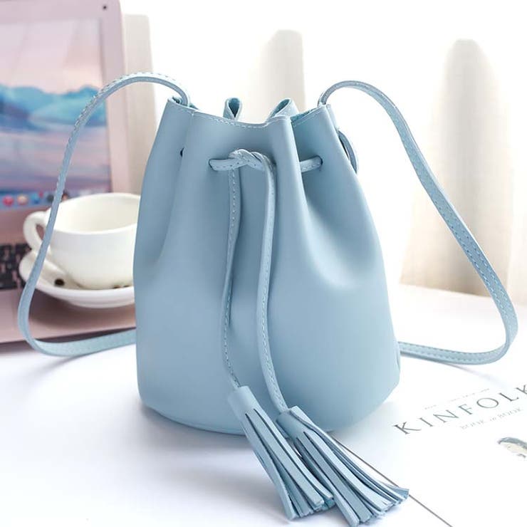 【美品】ヴァジック ボンド 希少色 ショルダーバッグ 巾着 ターコイズブルー 美品】ヴァジック ボンド 希少色 ショルダーバッグ 巾着