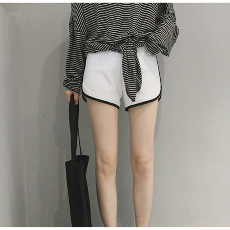 salsation レディースショートパンツ レディーススーツ風ショートパンツスリット[品番：AGCW0006677